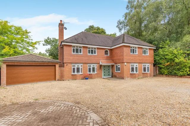 Pines Road, Liphook, GU30, photo 2