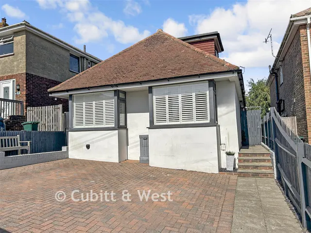 Seaview Road, Woodingdean, BN2, photo 1
