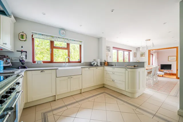 Ray Mill Road West, Maidenhead, SL6, photo 3