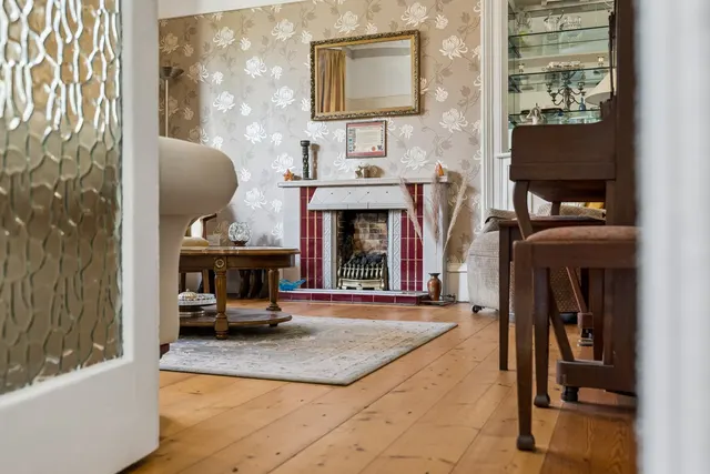 Caldercuilt Road, Elgin Cottage, G20, photo 3