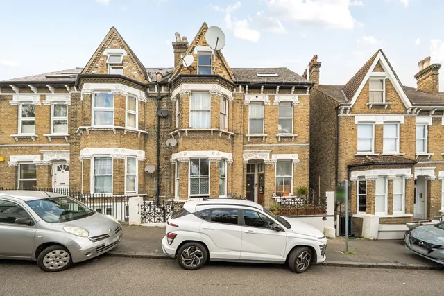 Waldegrave Road, SE19, photo 1