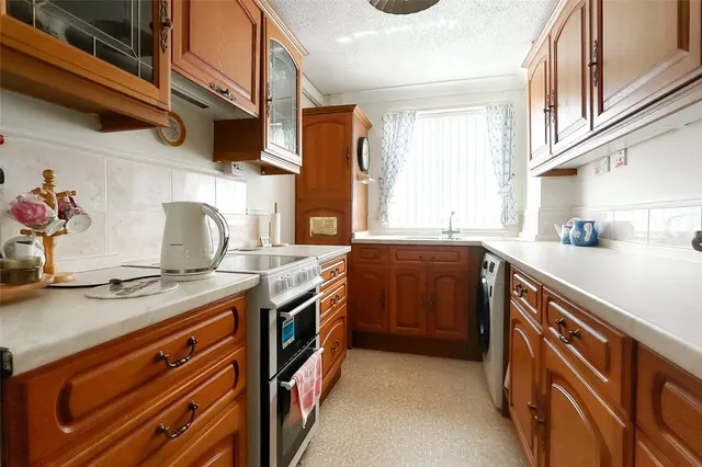 Overstrand Avenue, Rustington, BN16, photo 3