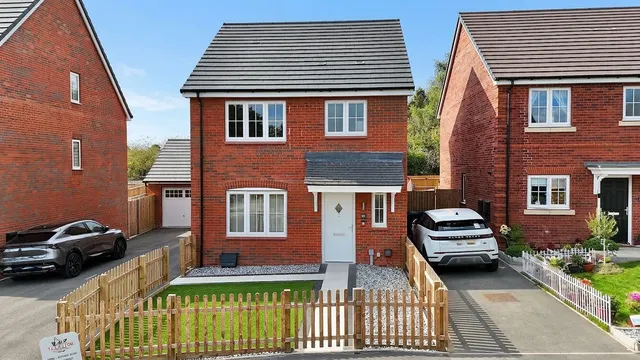 Hawarden Way, Stoke-On-Trent, ST3, photo 1