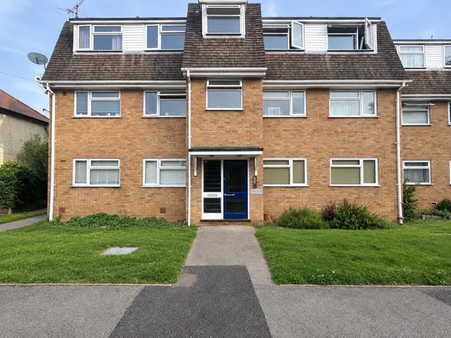 Bath Road, Taplow, SL6, photo 1