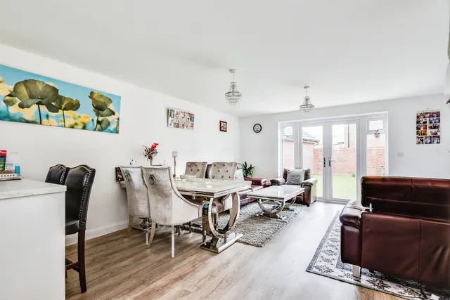 Scott Way, Swindon, SN1, photo 1
