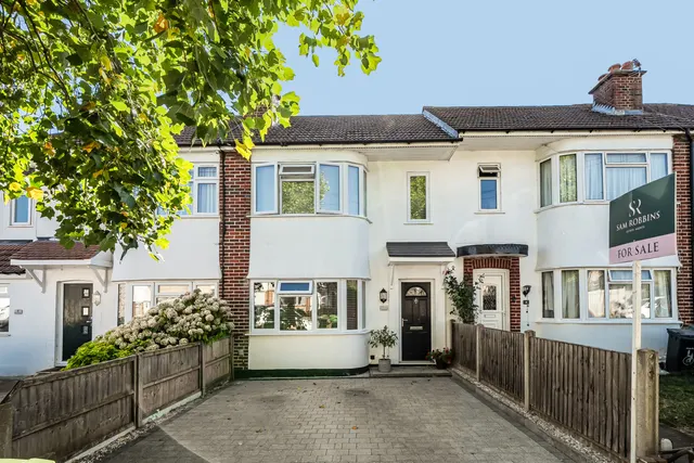 Lynmouth Drive, Ruislip, HA4, photo 1