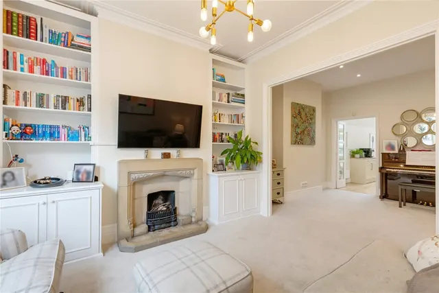 Stormont Road, London, SW11, photo 2