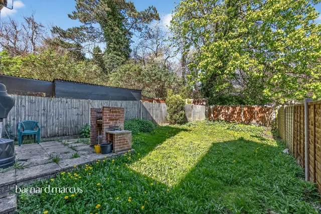 Photo 2 — Sycamore Close, South Croydon