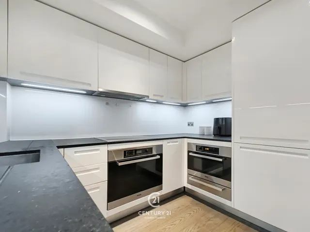 Kensington High Street, London, W14, photo 1