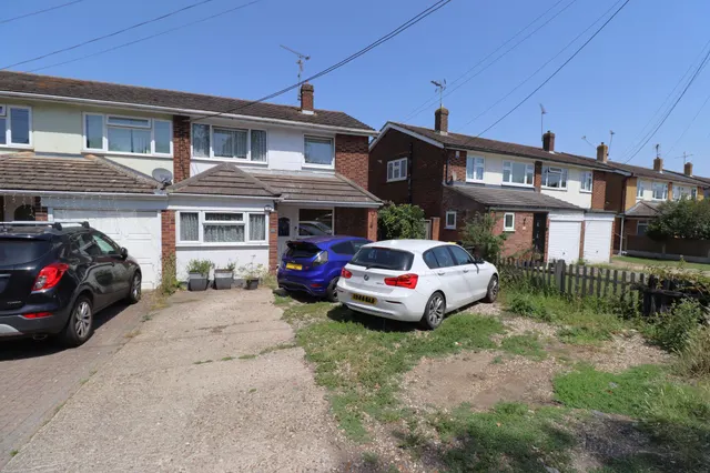 4 bedroom house — Lower Road, Hullbridge, Hockley, Essex, SS5 6BD