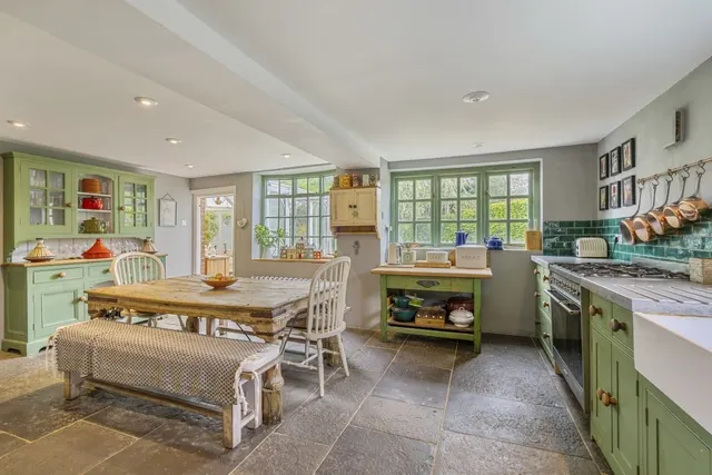 Thorn Road, Wrecclesham, GU10, photo 3