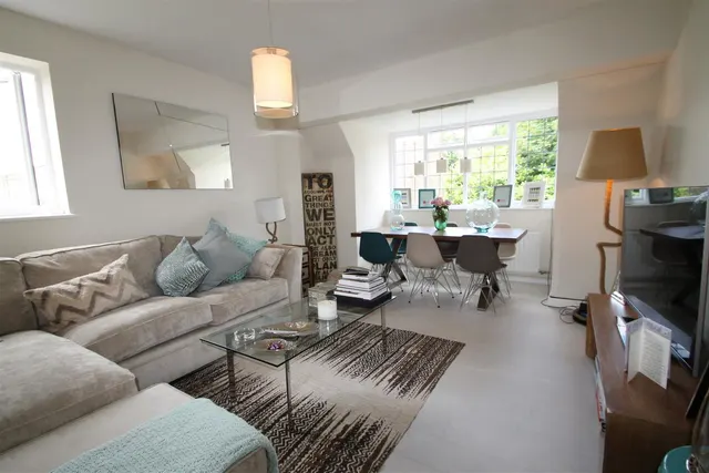 High Road, Bushey Heath, WD23, photo 3