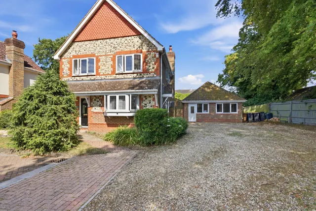 Hardyfair Close, Weyhill, photo 1