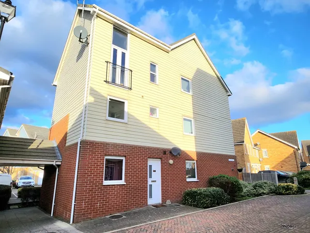 Bismuth Drive, Sittingbourne, ME10, photo 1