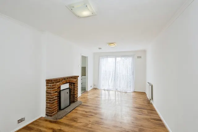 Southwood Road, Hayling Island, PO11, photo 3