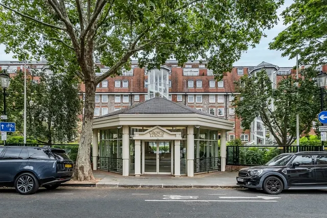Photo 2 — Elystan Street London SW3