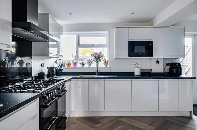 Markham Crescent, Dunstable, LU5, photo 3