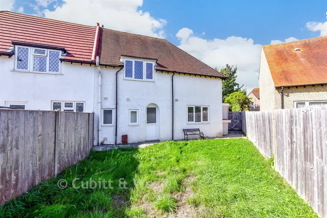 Park Way, Havant, PO9, photo 2