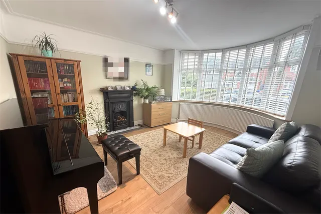 Woodlands Drive, Sale, photo 3