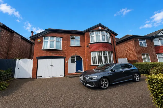 Woodlands Drive, Sale, photo 1