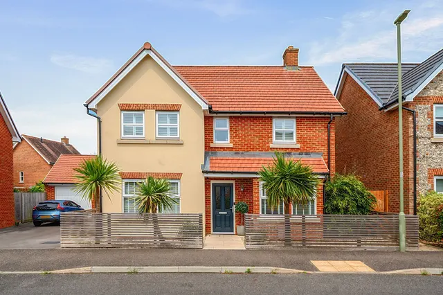 Skylark Avenue, Emsworth, PO10, photo 1