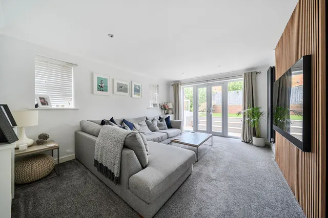 Skylark Avenue, Emsworth, PO10, photo 2