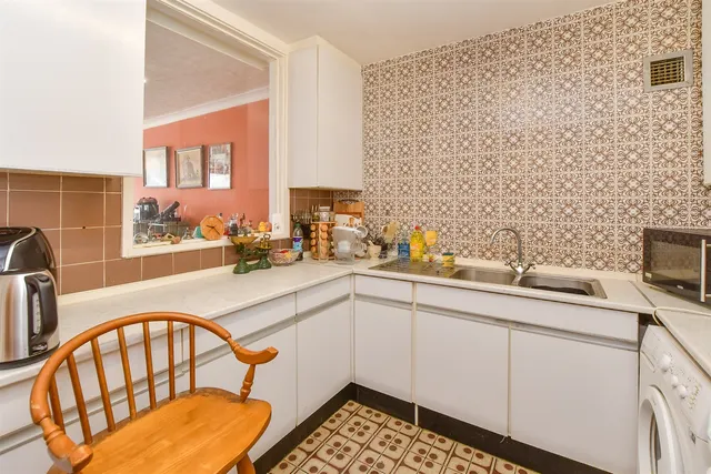 West Terrace, Folkestone, CT20, photo 3