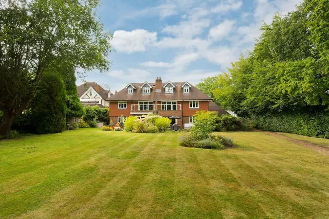 Ashley Road, Walton-on-Thames, KT12, photo 2