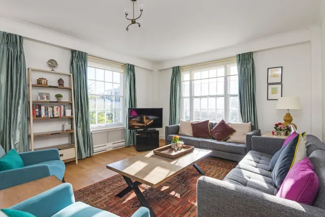 Apsley House, Finchley Road, St John's Wood, London, NW8, photo 1