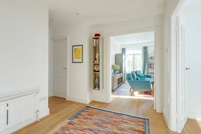 Photo 3 — Apsley House, Finchley Road, St John's Wood, London, NW8