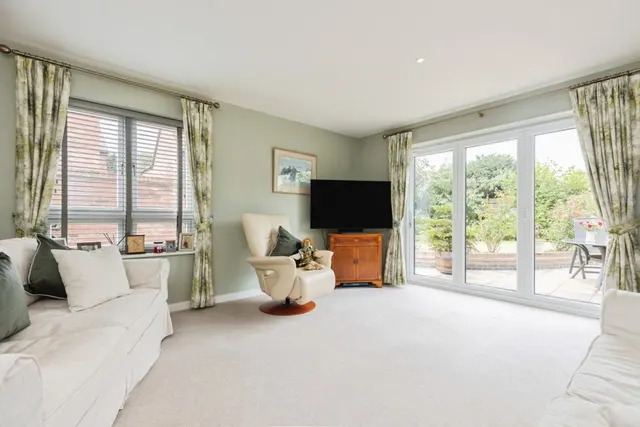 Photo 2 — Old Farm Close, Diseworth