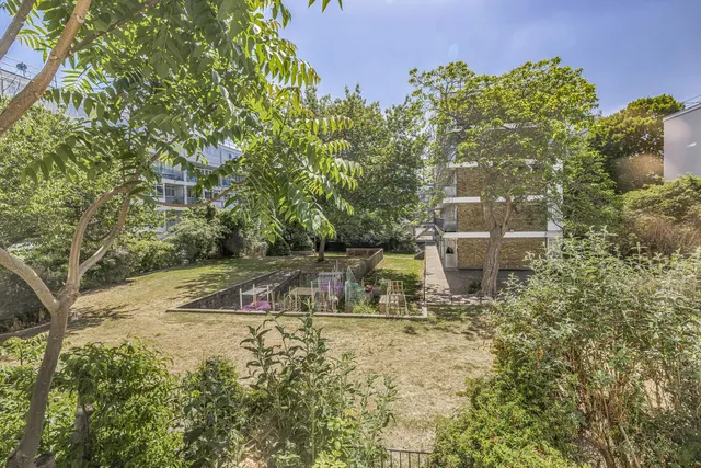 Photo 2 — Churchill Gardens Pimlico, London SW1V 3BA