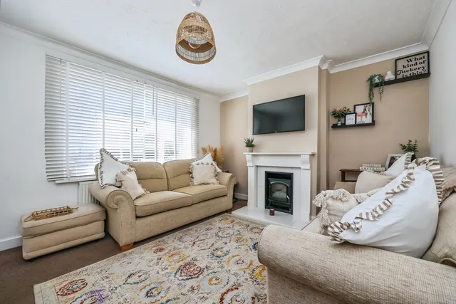 Beauvale Crescent, Hucknall, NG15, photo 3