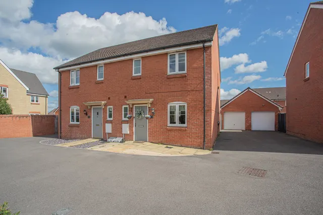 Linnet Lane, Melksham, photo 1
