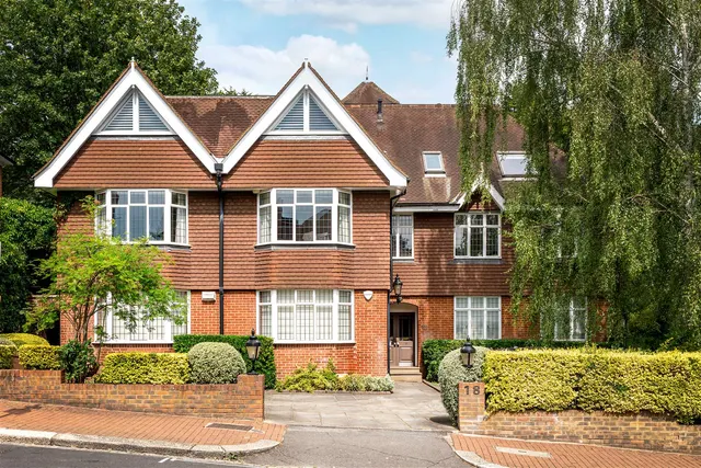 Greenaway Gardens, Hampstead, London, NW3 7DH, photo 1