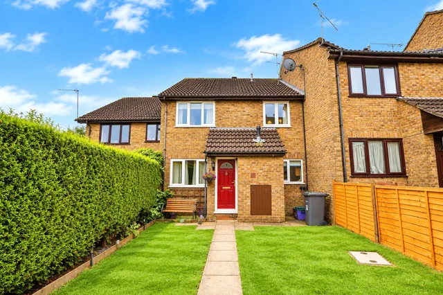 Tychbourne Drive, Merrow, GU4, photo 1