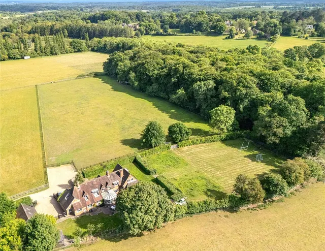 Photo 2 — Rocky Lane, Rotherfield Greys, Henley-on-Thames, Oxfordshire, RG9 4RD