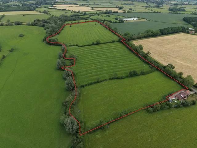 Land at Naunton Beauchamp, North Piddle Lane, Worcestershire, WR10 2LQ, photo 1