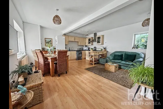 Hamlet Court Road, Westcliff-On-Sea, SS0, photo 2