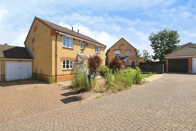 Redwing Close, Stanground, Peterborough, photo 1
