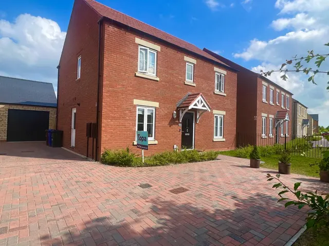 Romford Close, Bicester, OX26, photo 1