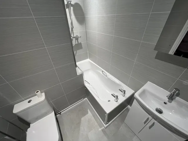 East Grove, Cardiff, CF24, photo 1