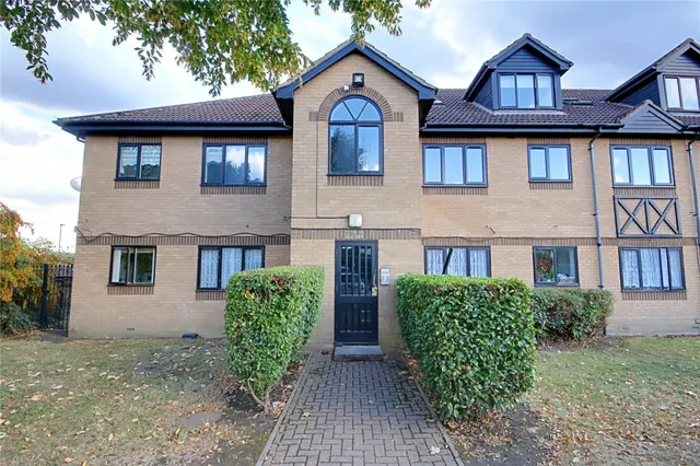 Bradley Road, Enfield, photo 1