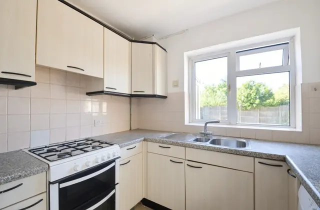 Chattern Hill, Ashford, photo 3