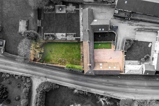 Doncaster Road, Foulby, photo 1