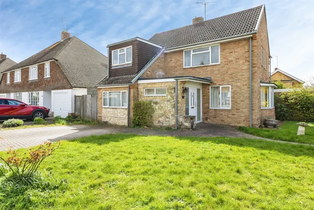 Betchworth Avenue, Earley, Reading, photo 1