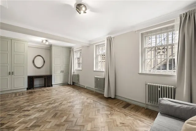2 bedroom flat, Wimpole Street, London, W1G