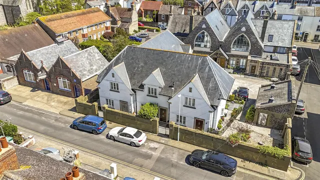 School Yard, Worthing, photo 1