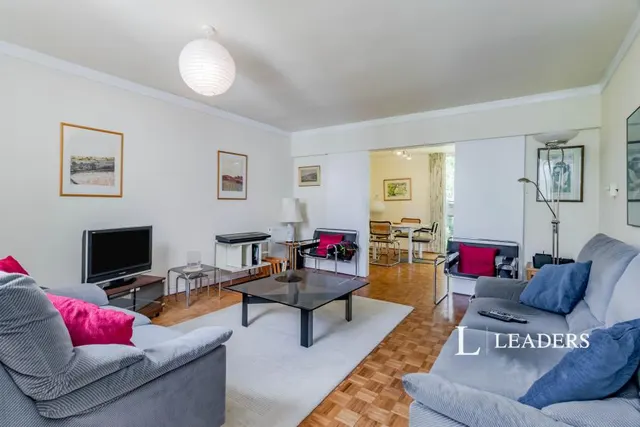 Brackley, Weybridge, KT13, photo 2