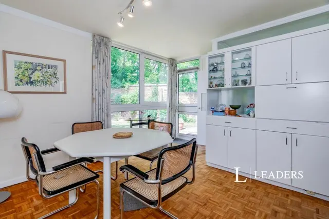 Brackley, Weybridge, KT13, photo 3